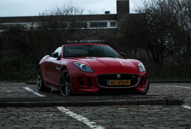 Jaguar F-TYPE S V8 Convertible