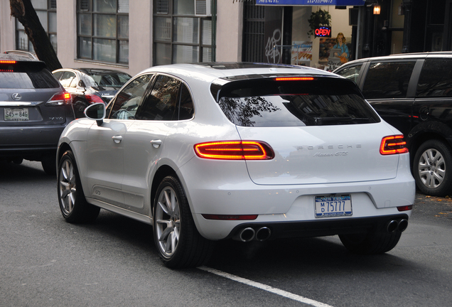 Porsche 95B Macan GTS