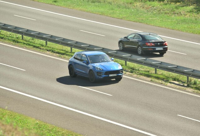 Porsche 95B Macan GTS