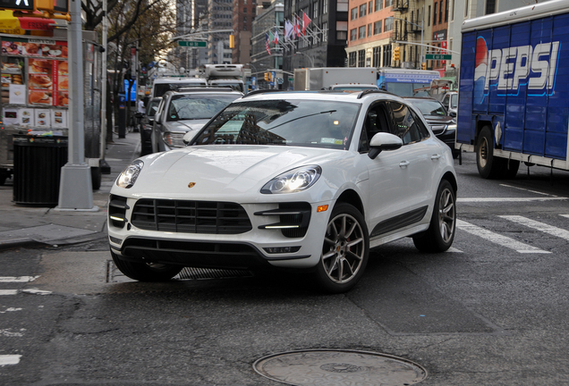 Porsche 95B Macan Turbo