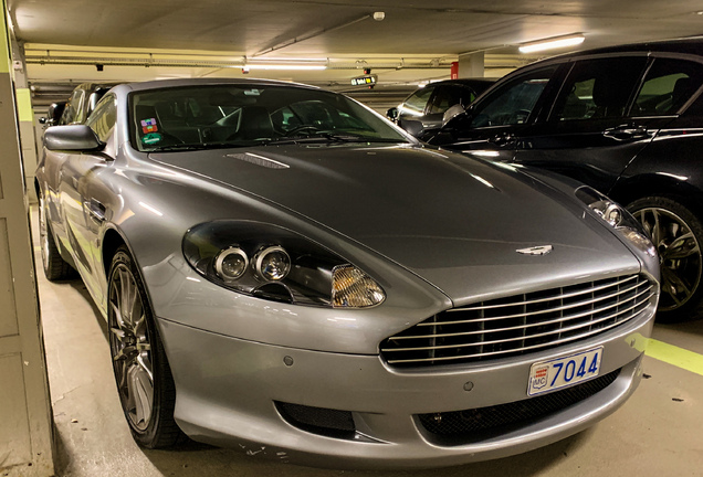 Aston Martin DB9