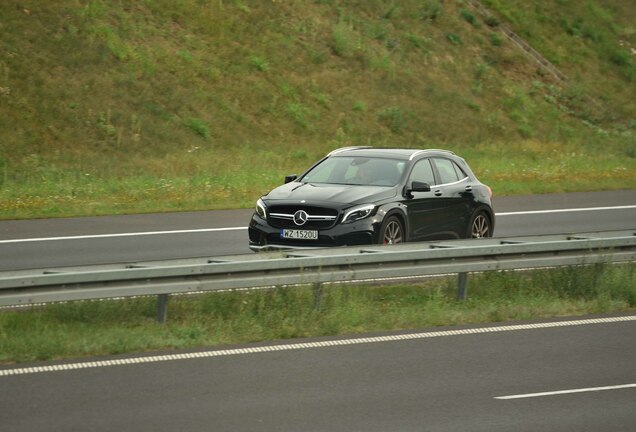 Mercedes-Benz GLA 45 AMG X156