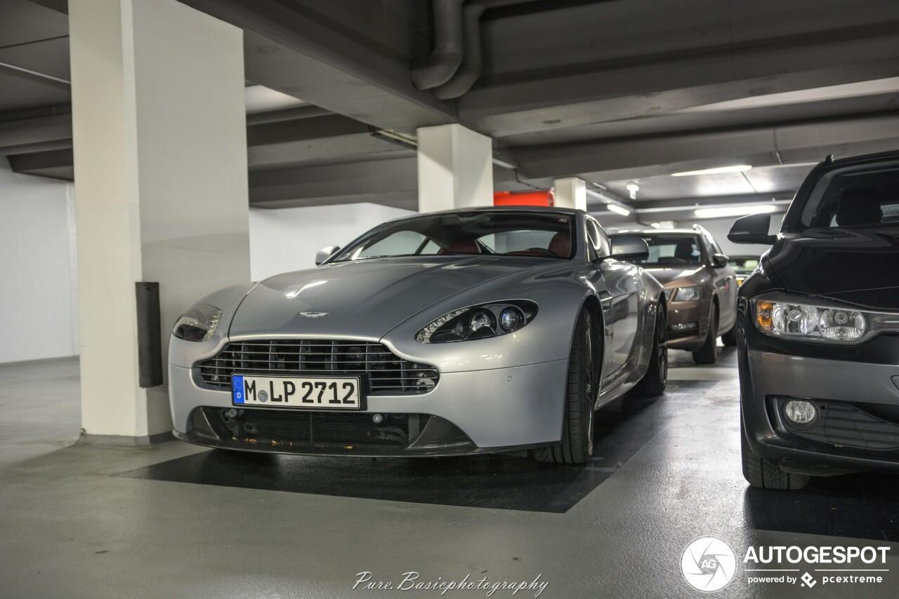 Aston Martin V8 Vantage S