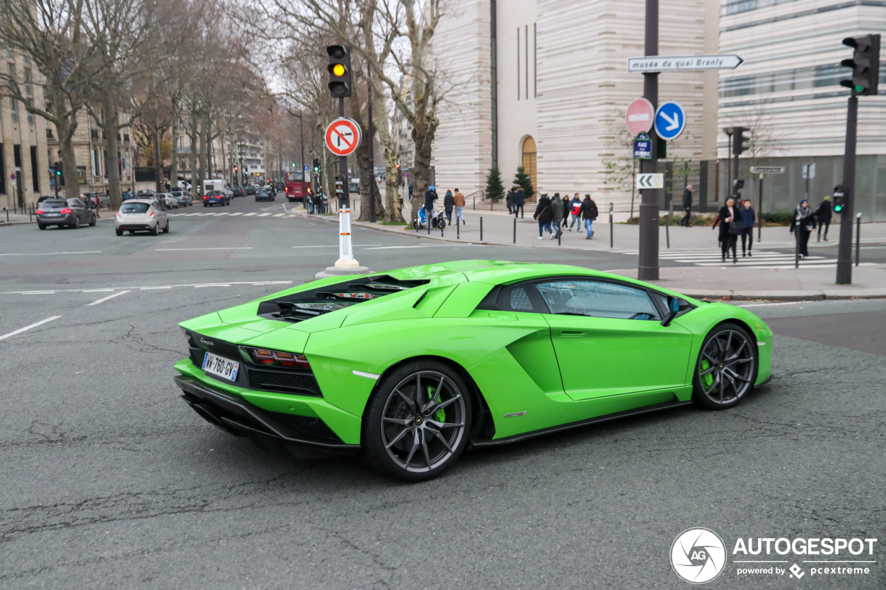 Lamborghini Aventador S LP740-4