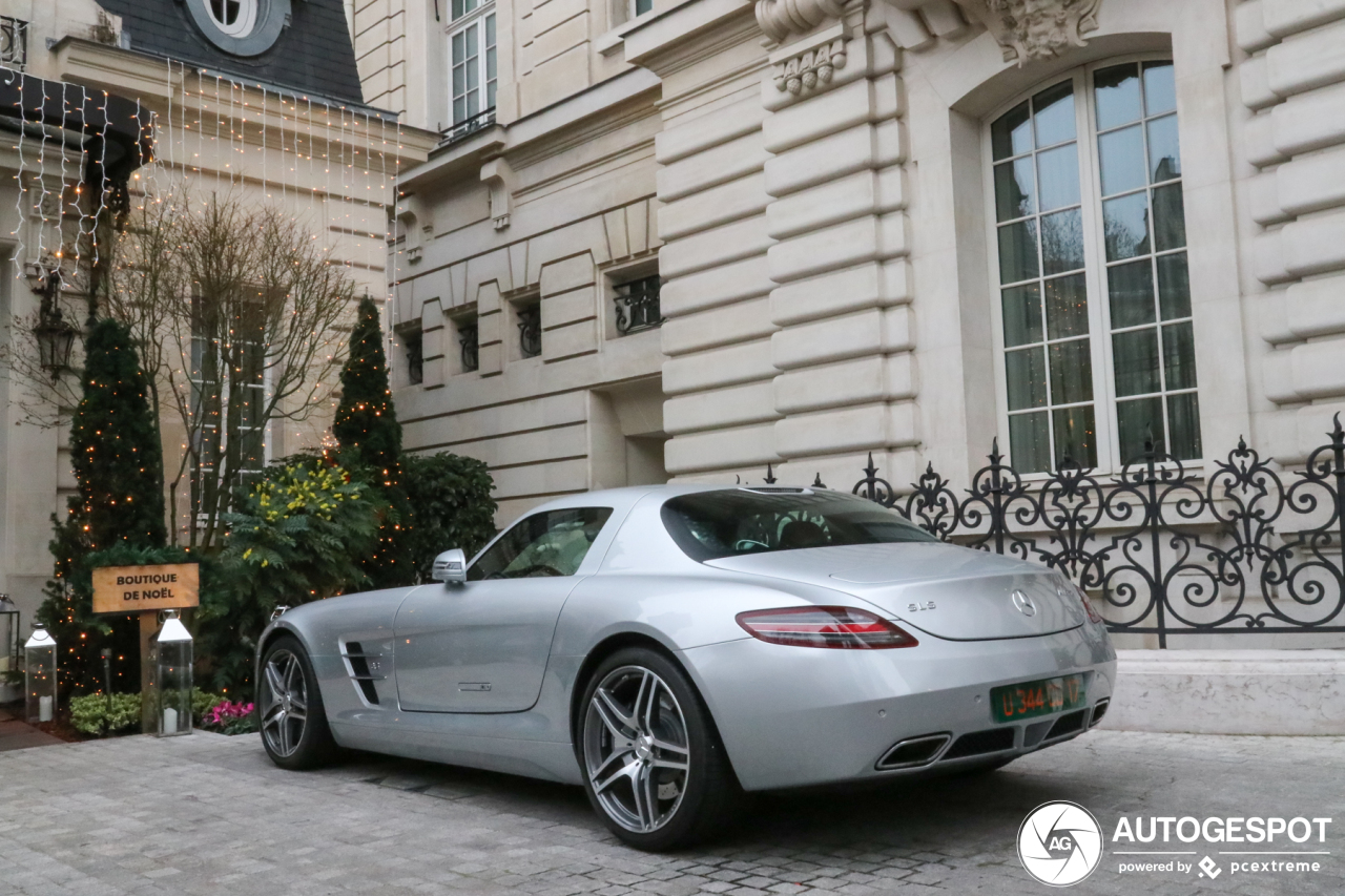 Mercedes-Benz SLS AMG