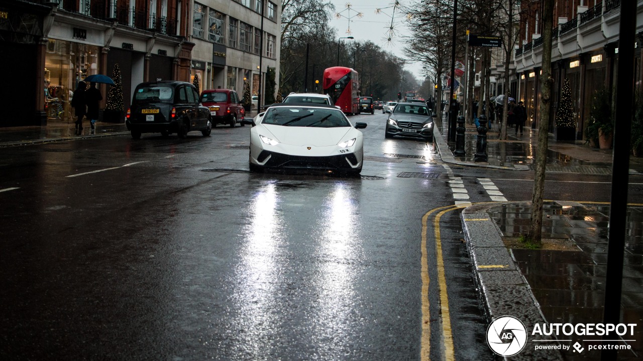 Lamborghini Huracán LP640-4 Performante Spyder