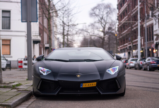 Lamborghini Aventador LP700-4