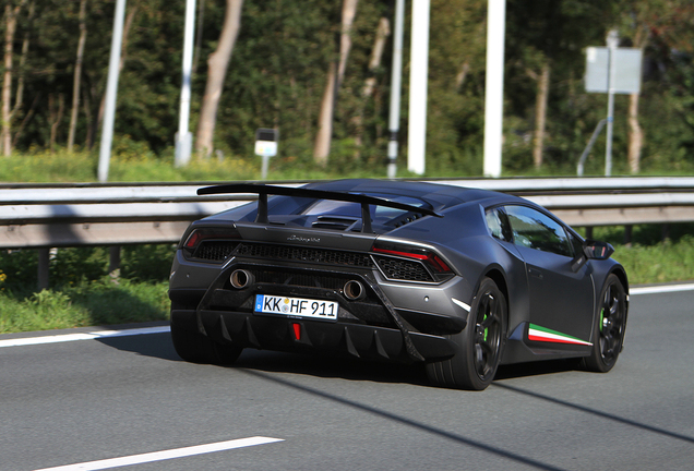 Lamborghini Huracán LP640-4 Performante