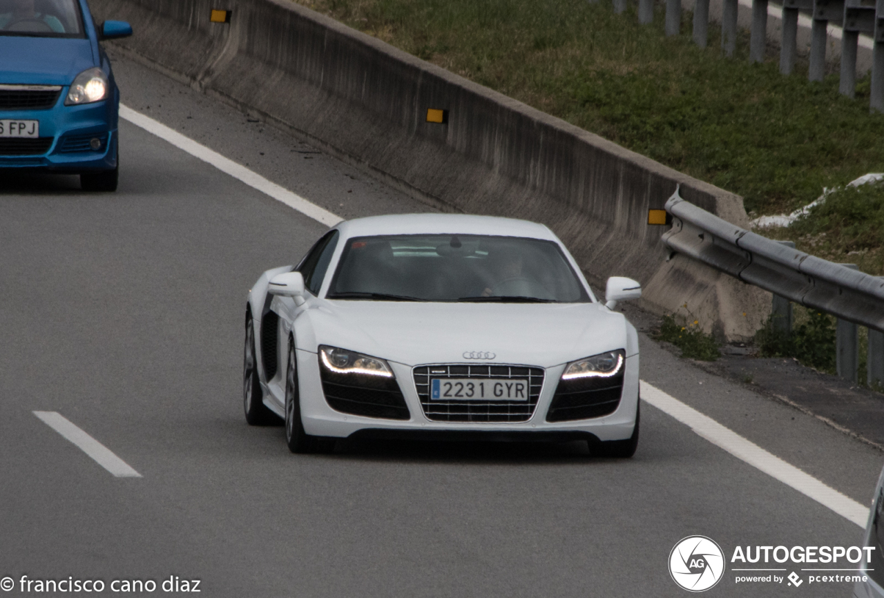 Audi R8 V10