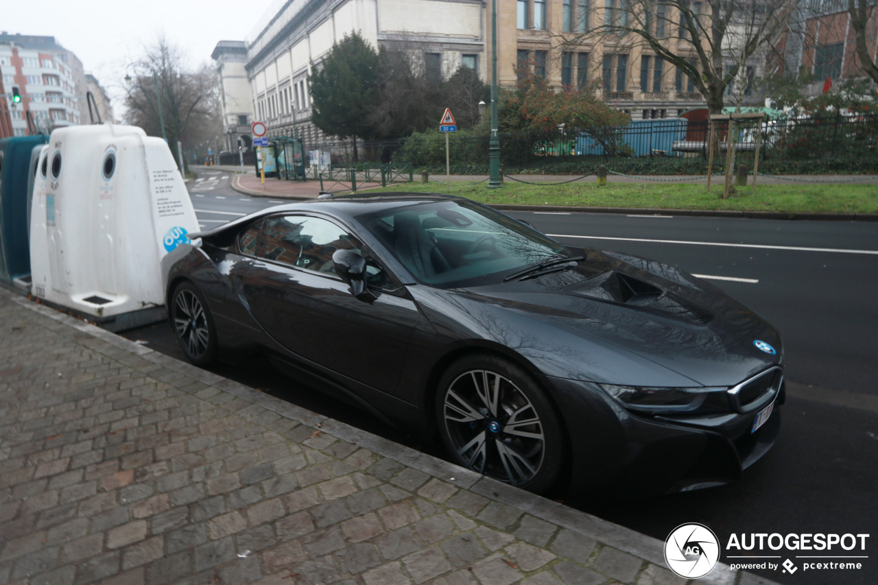 BMW i8