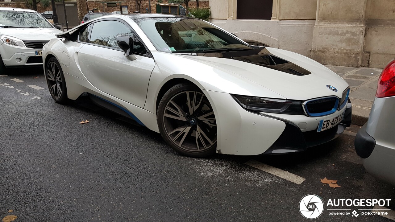 BMW i8