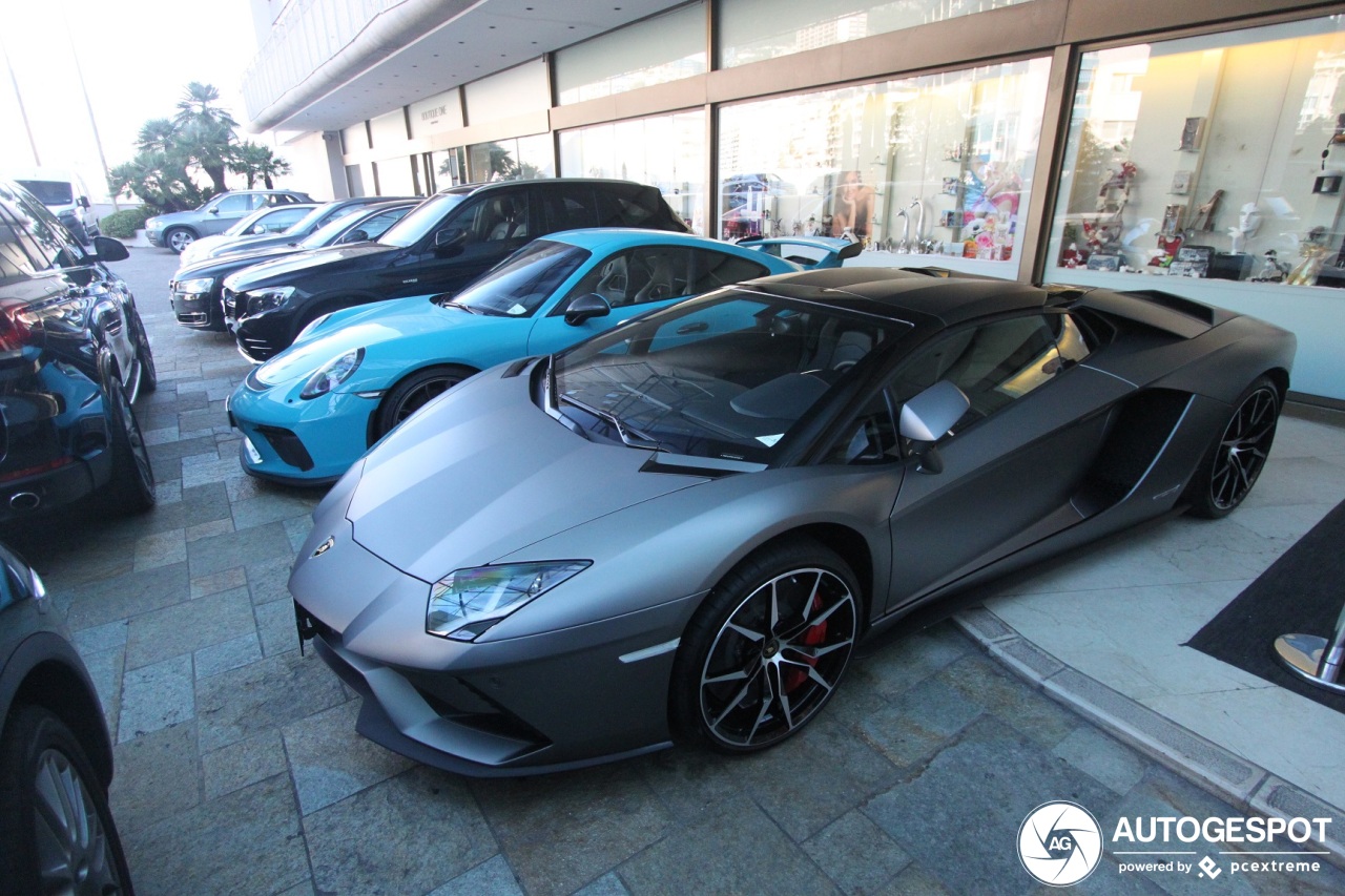 Lamborghini Aventador S LP740-4 Roadster