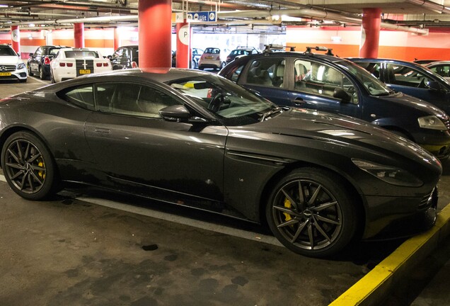 Aston Martin DB11