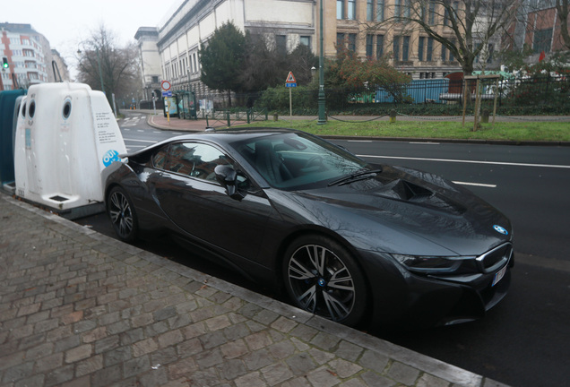 BMW i8