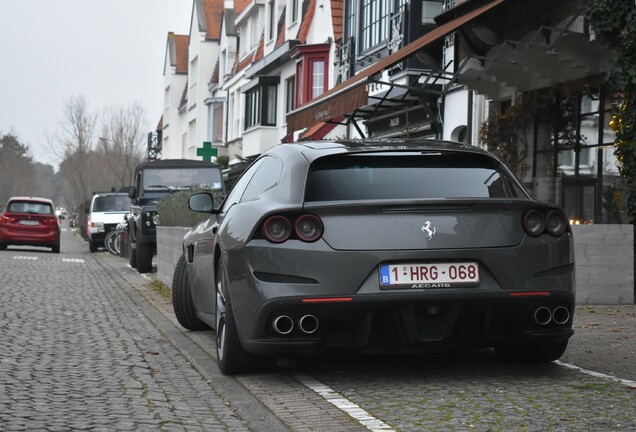 Ferrari GTC4Lusso T