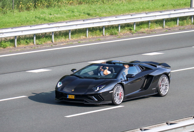 Lamborghini Aventador S LP740-4 Roadster