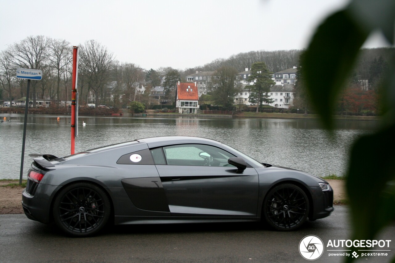 Audi R8 V10 Plus 2015