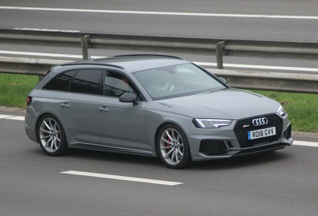 Audi RS4 Avant B9