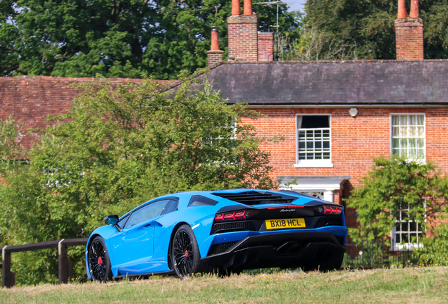 Lamborghini Aventador S LP740-4