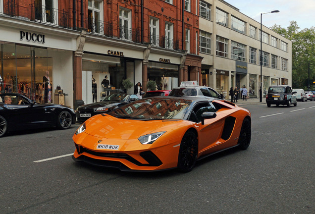 Lamborghini Aventador S LP740-4 Roadster