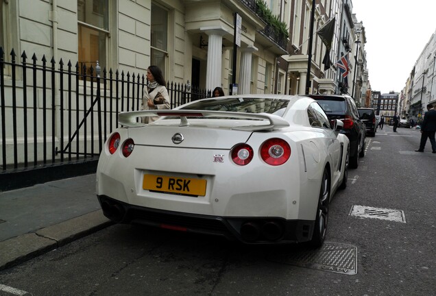 Nissan GT-R 2011