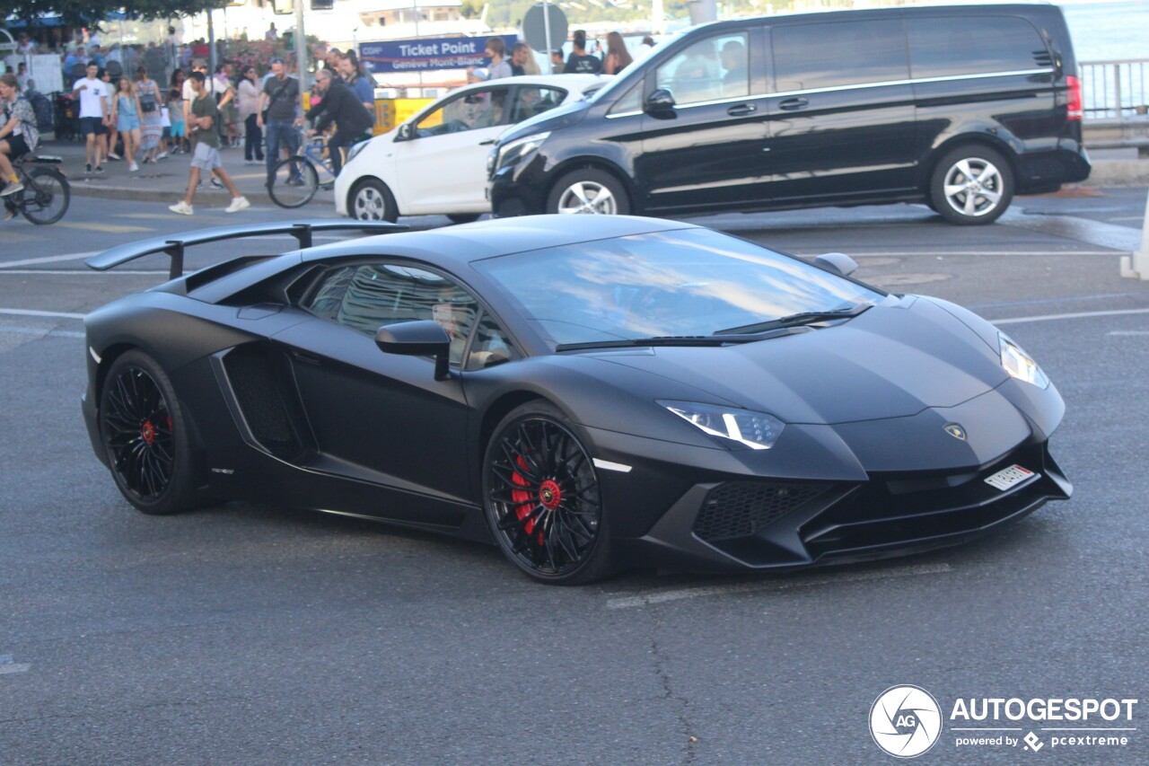 Lamborghini Aventador LP750-4 SuperVeloce