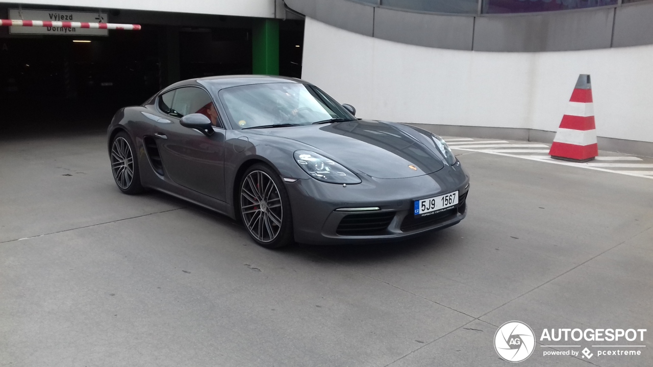 Porsche 718 Cayman S