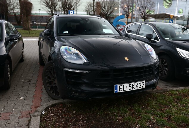 Porsche 95B Macan GTS