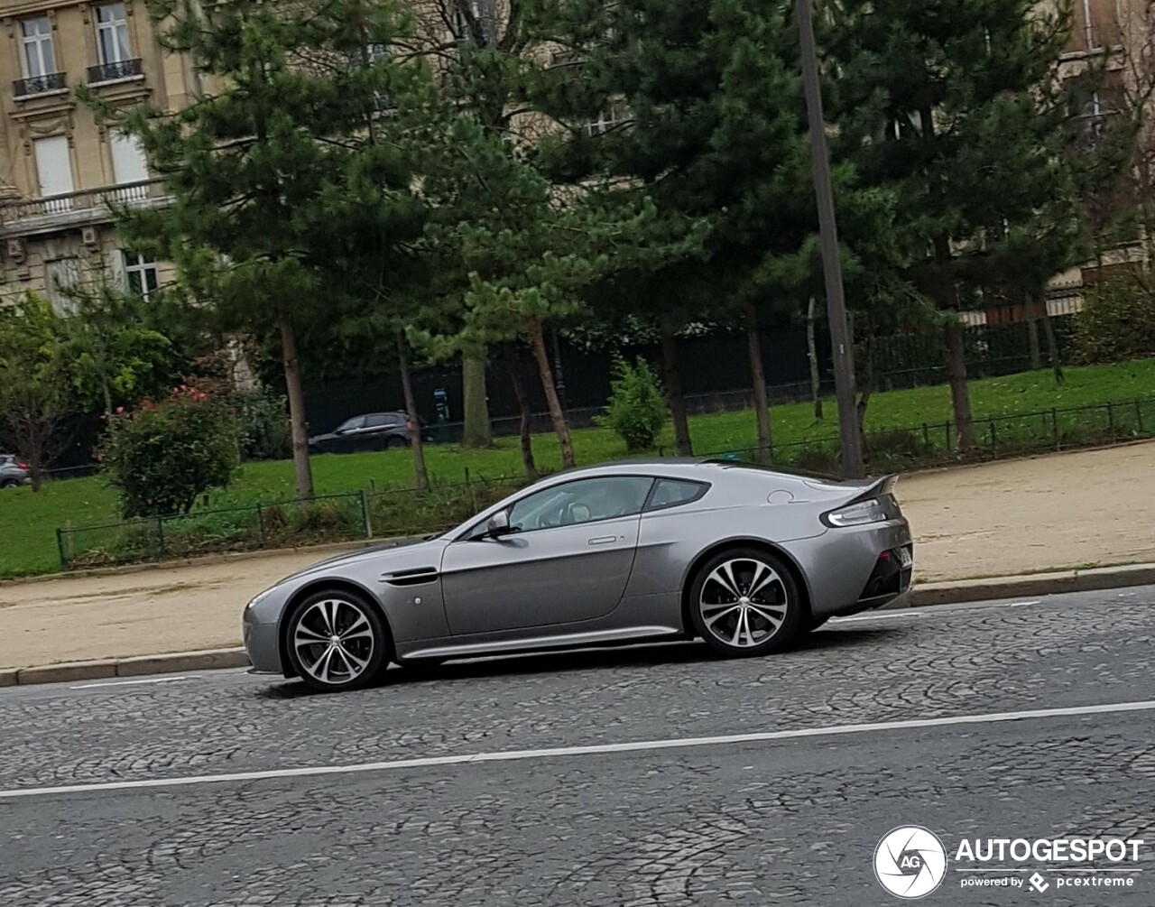 Aston Martin V12 Vantage S