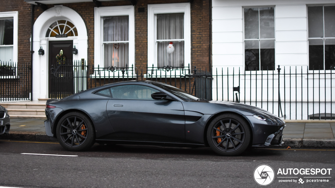 Aston Martin V8 Vantage 2018