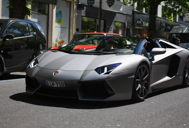 Lamborghini Aventador LP700-4 Roadster