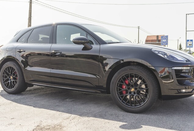 Porsche 95B Macan GTS