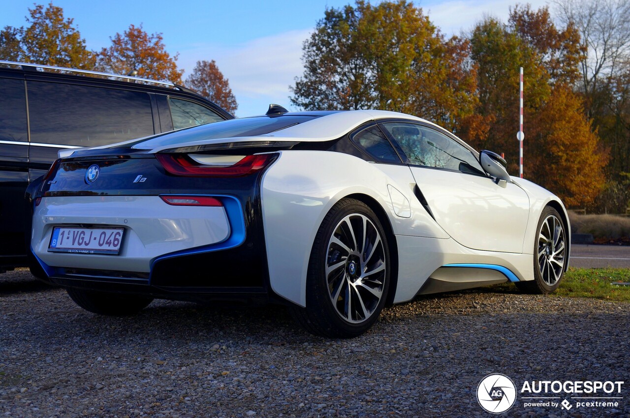 BMW i8