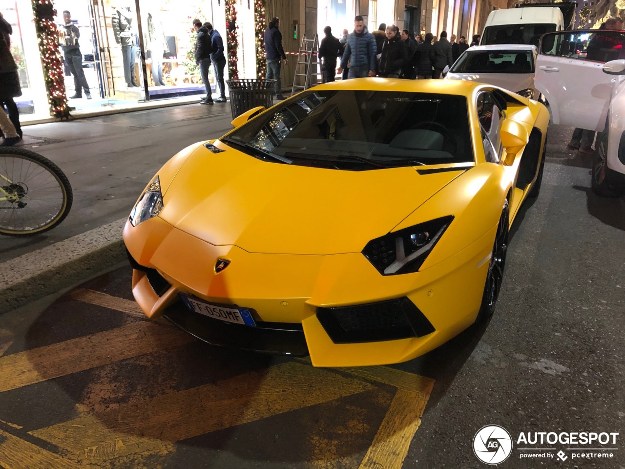 Lamborghini Aventador LP700-4