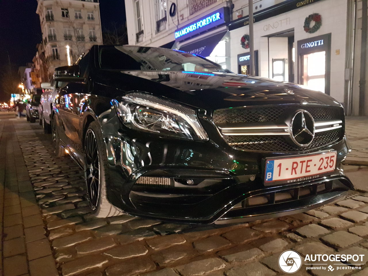 Mercedes-AMG A 45 W176 2015