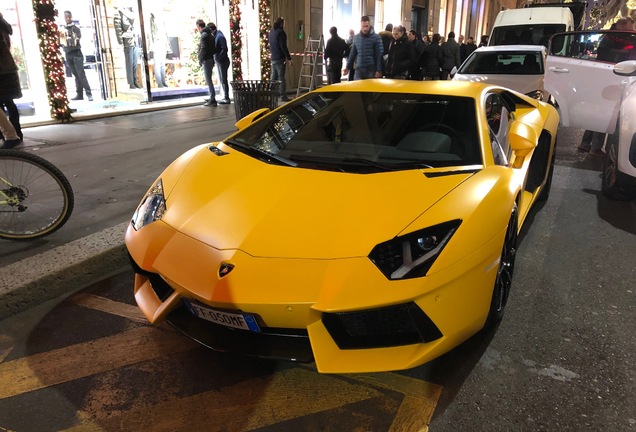 Lamborghini Aventador LP700-4