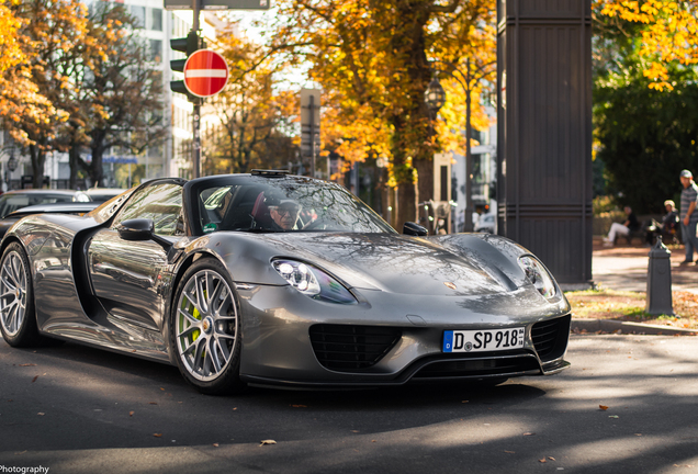 Porsche 918 Spyder Weissach Package