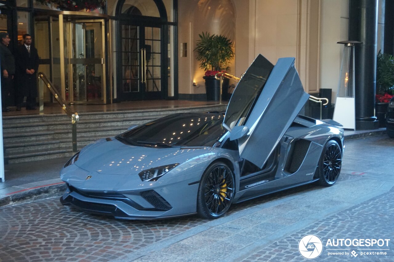 Lamborghini Aventador S LP740-4 Roadster