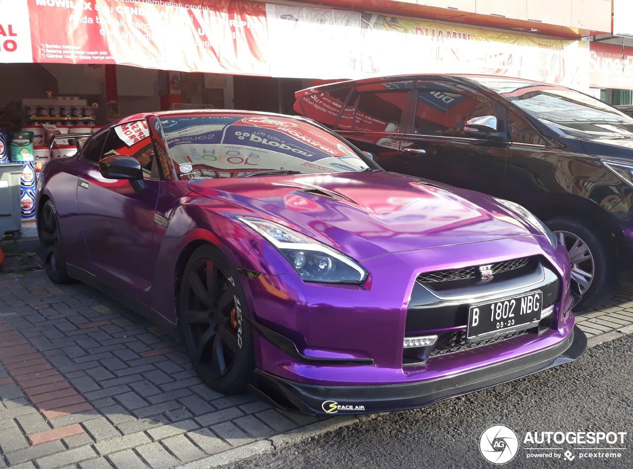 Nissan GT-R