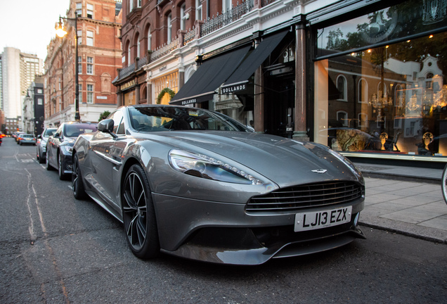 Aston Martin Vanquish 2013