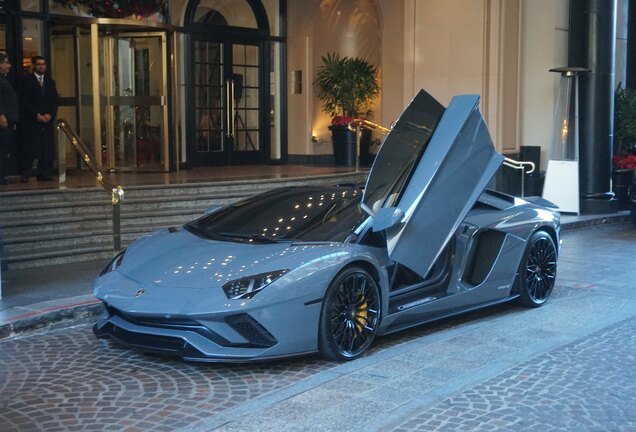 Lamborghini Aventador S LP740-4 Roadster