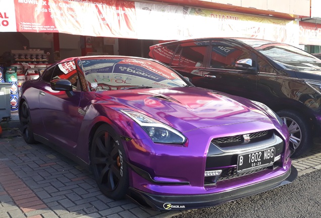 Nissan GT-R