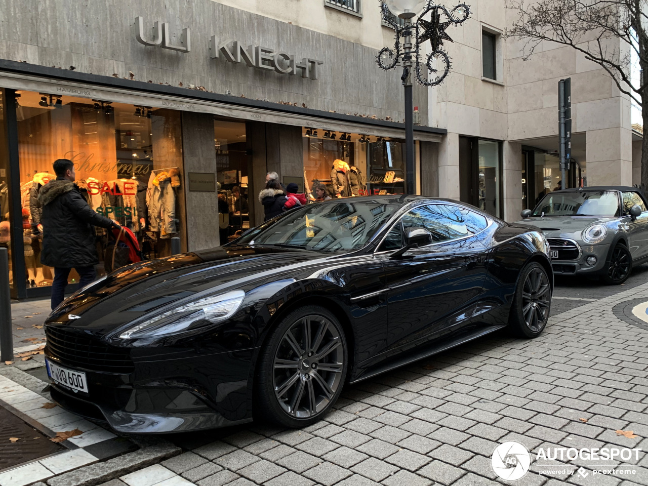 Aston Martin Vanquish 2013