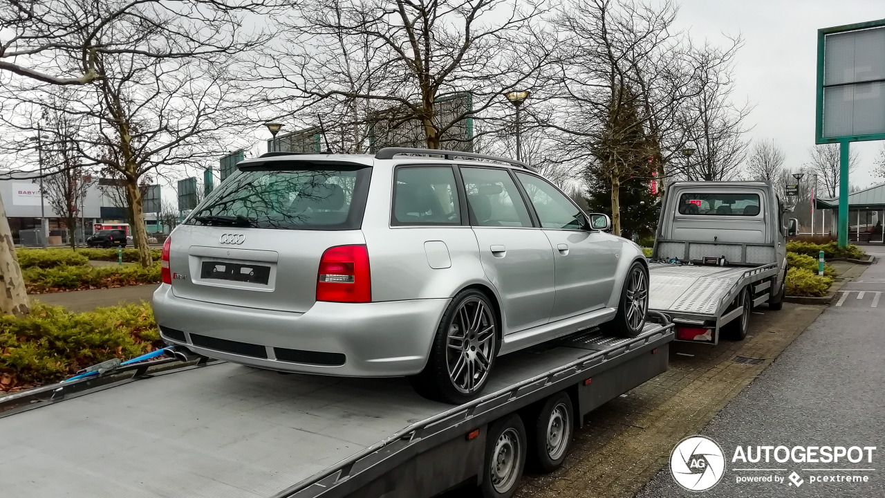 Audi RS4 Avant B5