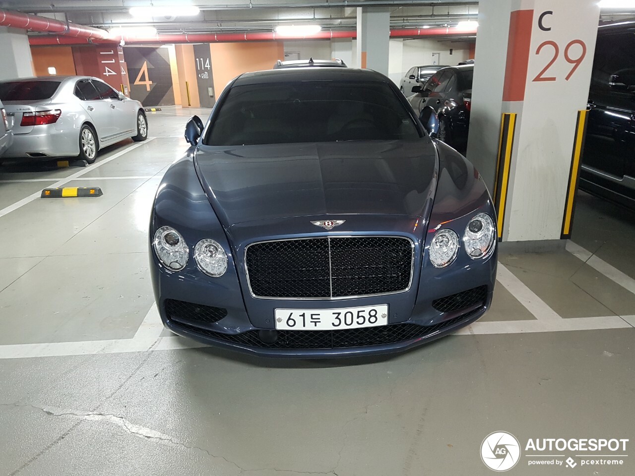 Bentley Flying Spur V8 S