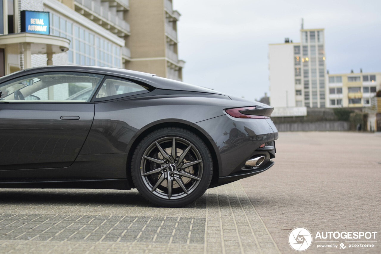 Aston Martin DB11 V8