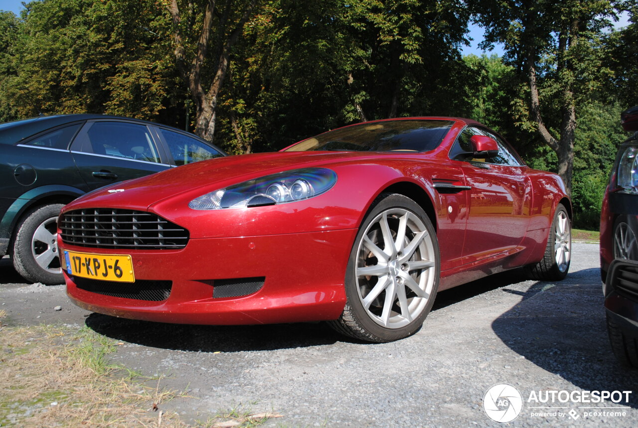 Aston Martin DB9 Volante