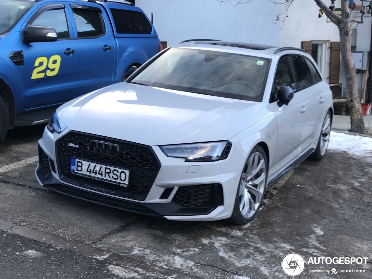 Audi RS4 Avant B9