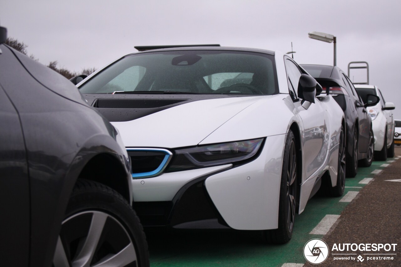 BMW i8