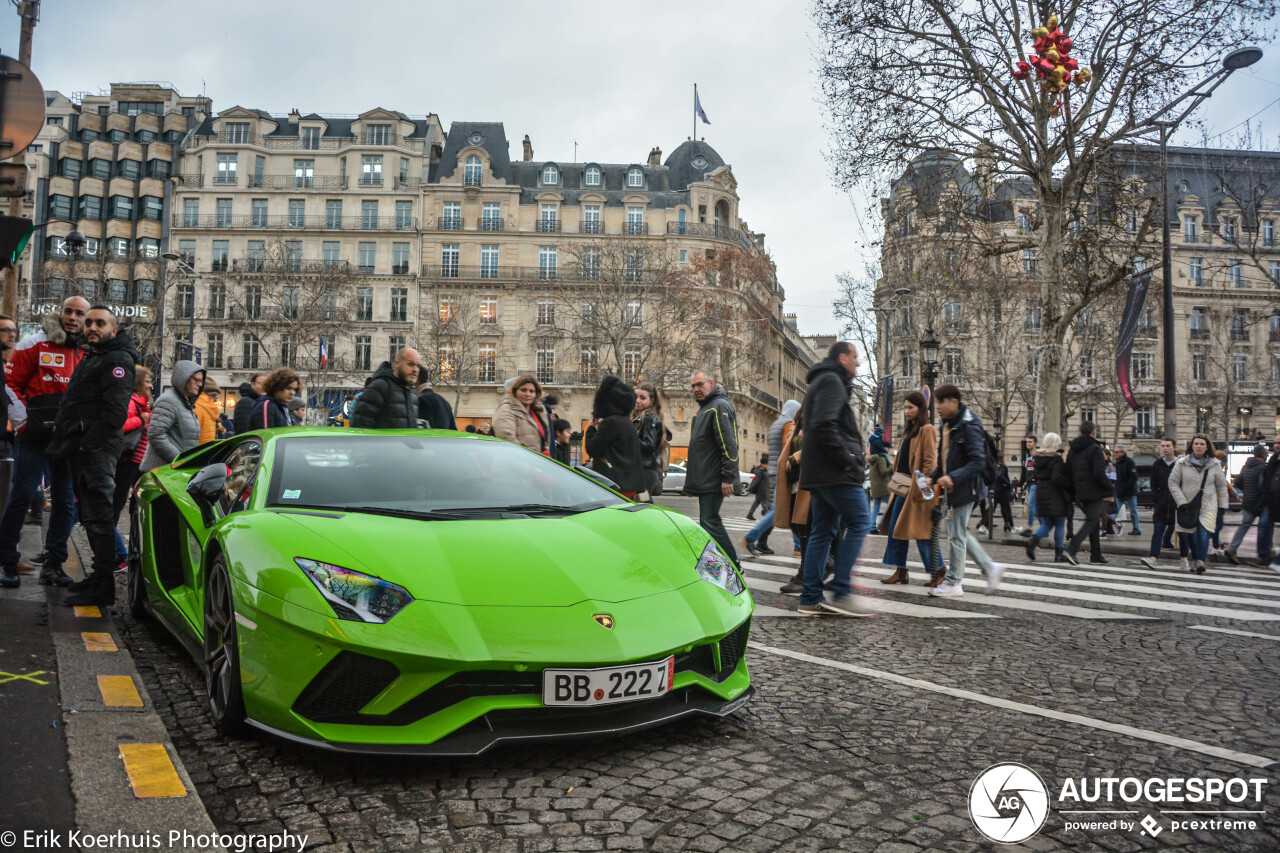 Lamborghini Aventador S LP740-4